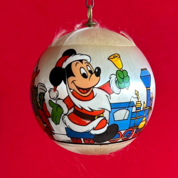 1978 Vintage Satin Hallmark Disney Ball Ornament - Picture 2 of 7